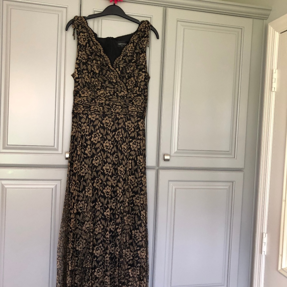 Black and Gold Lace dress by Connected Apparel - Picture 3 of 6